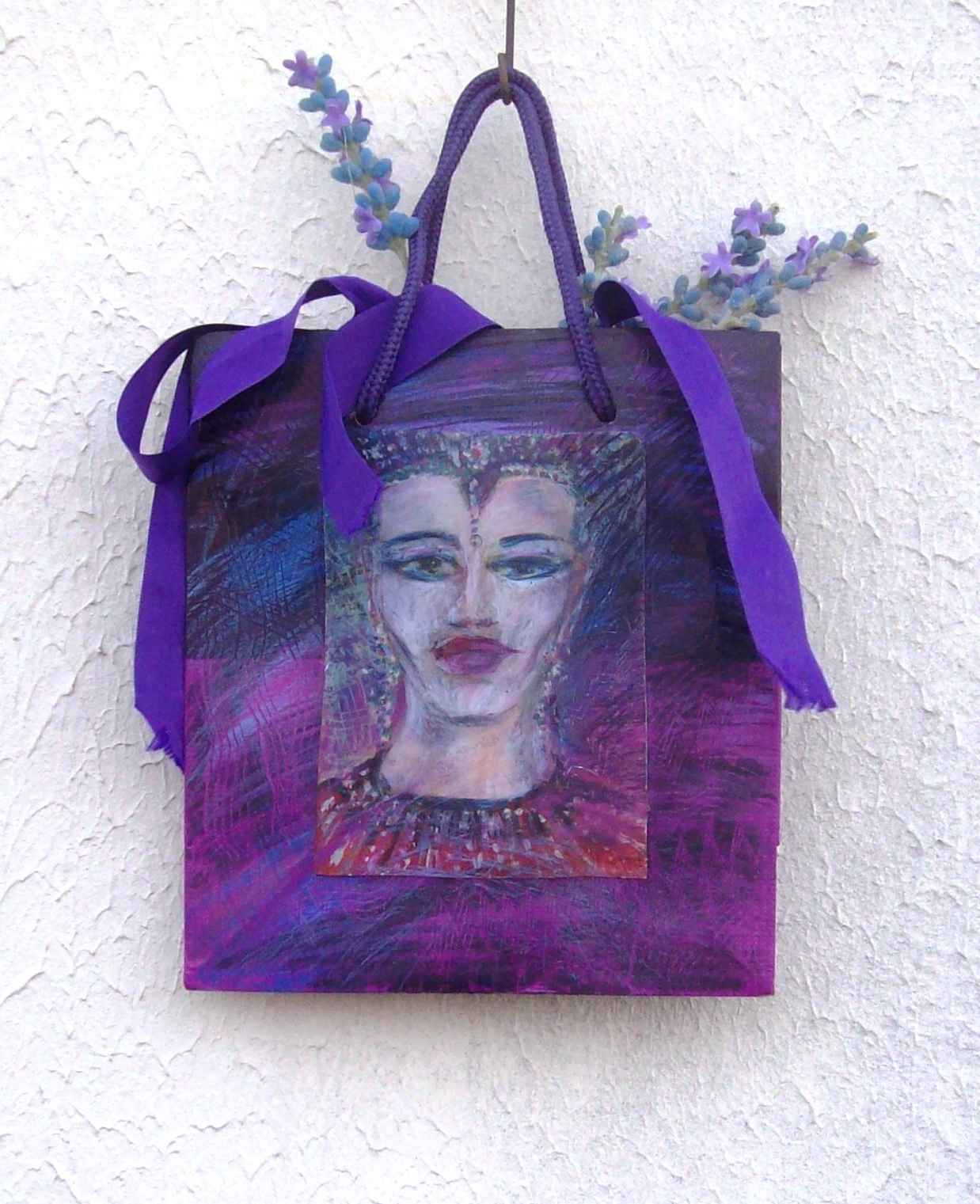 WP_Witchcraft – Celle de (The One from) la Via Appia – oeuvre sur sac papier recyclé (work on upcycling paper bag) 20 X 18 cm Technique Mixte