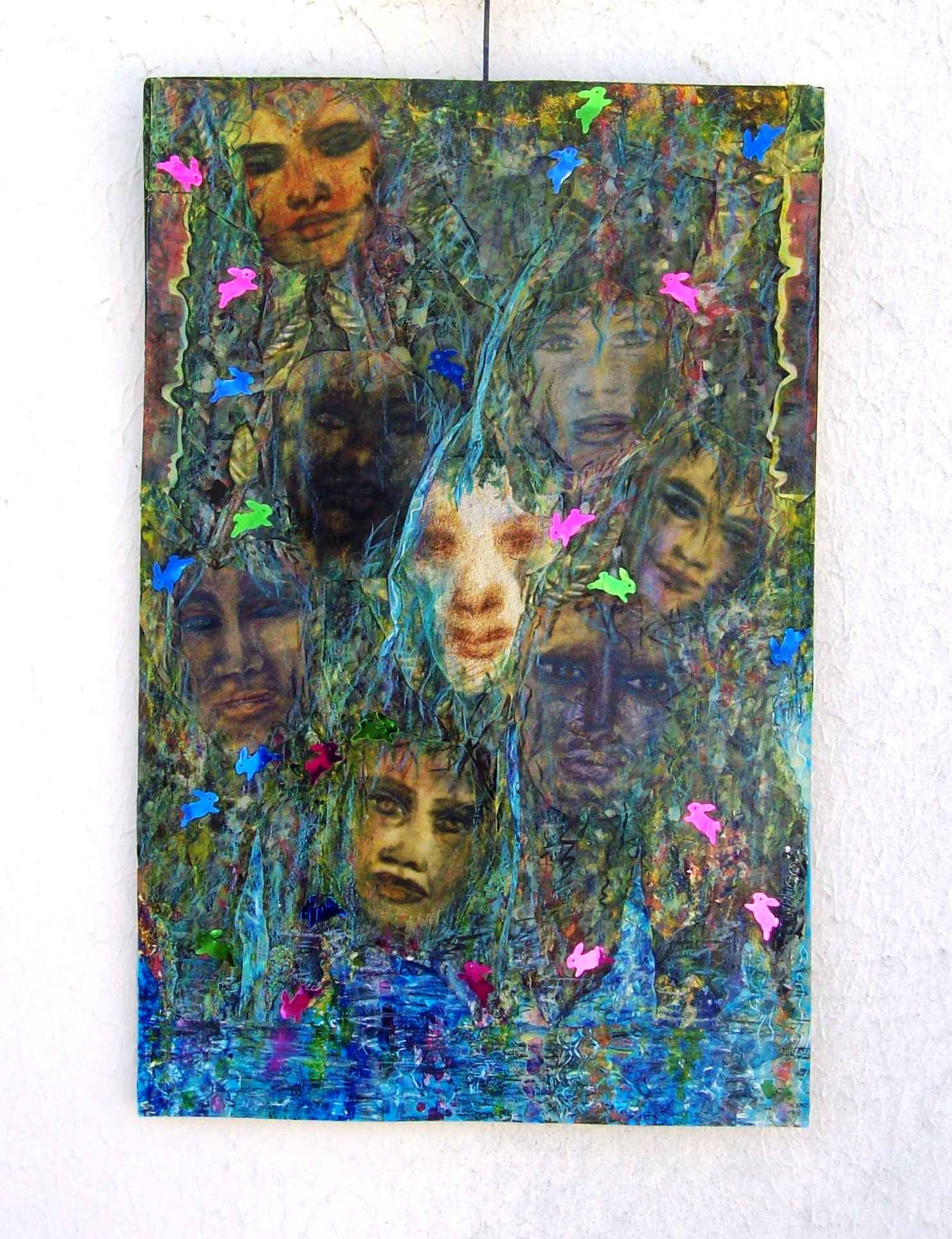 WP_Witchcraft – Dans le terrier du lapin (In the rabbit hole) – oeuvre upcycling sur papier (work on upcycling paper) 36,5 X 30 cm Technique Mixte