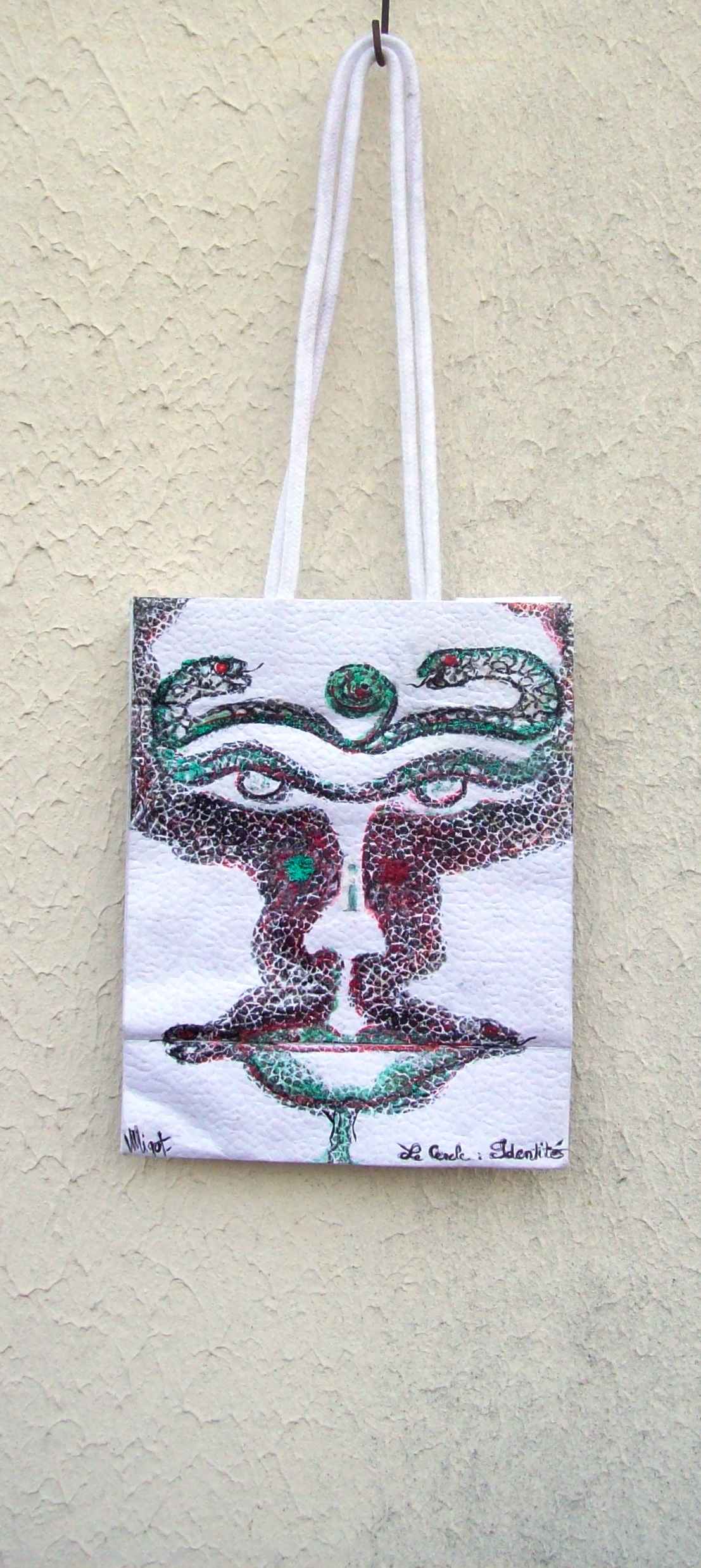 WP_Witchcraft – Mage du Cercle de l&rsquo;Identité – Oeuvre sur sac papier recyclé (work on upcycling paper bag) 19 X 15 cm Mixed Media